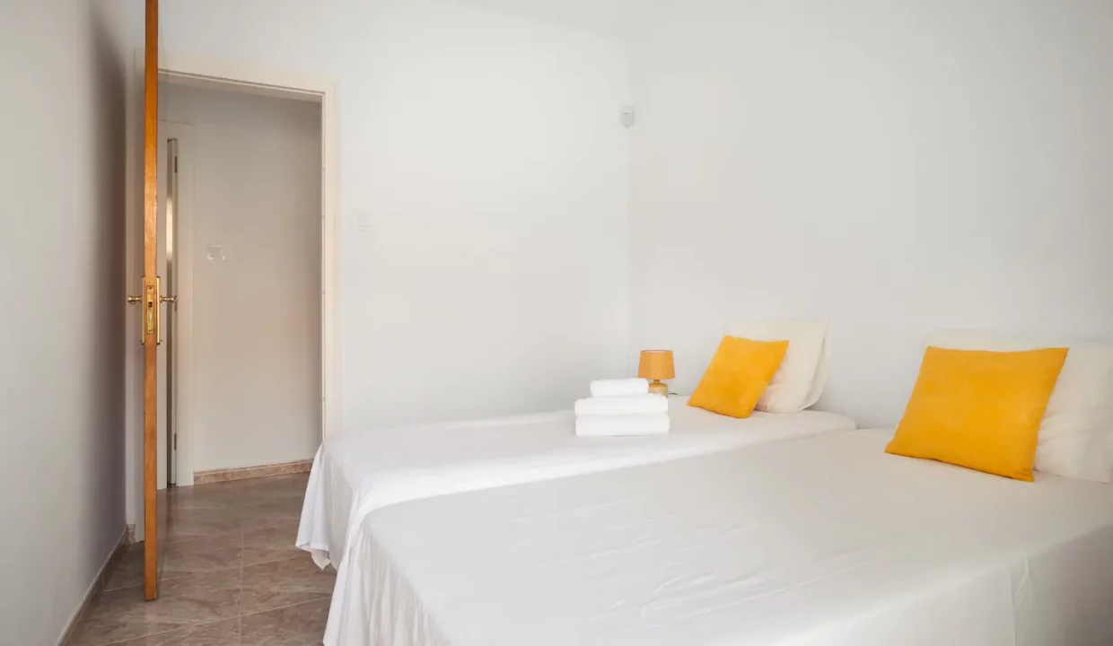 028dcae7-01b4-4997-9cd3-9e7594c18014