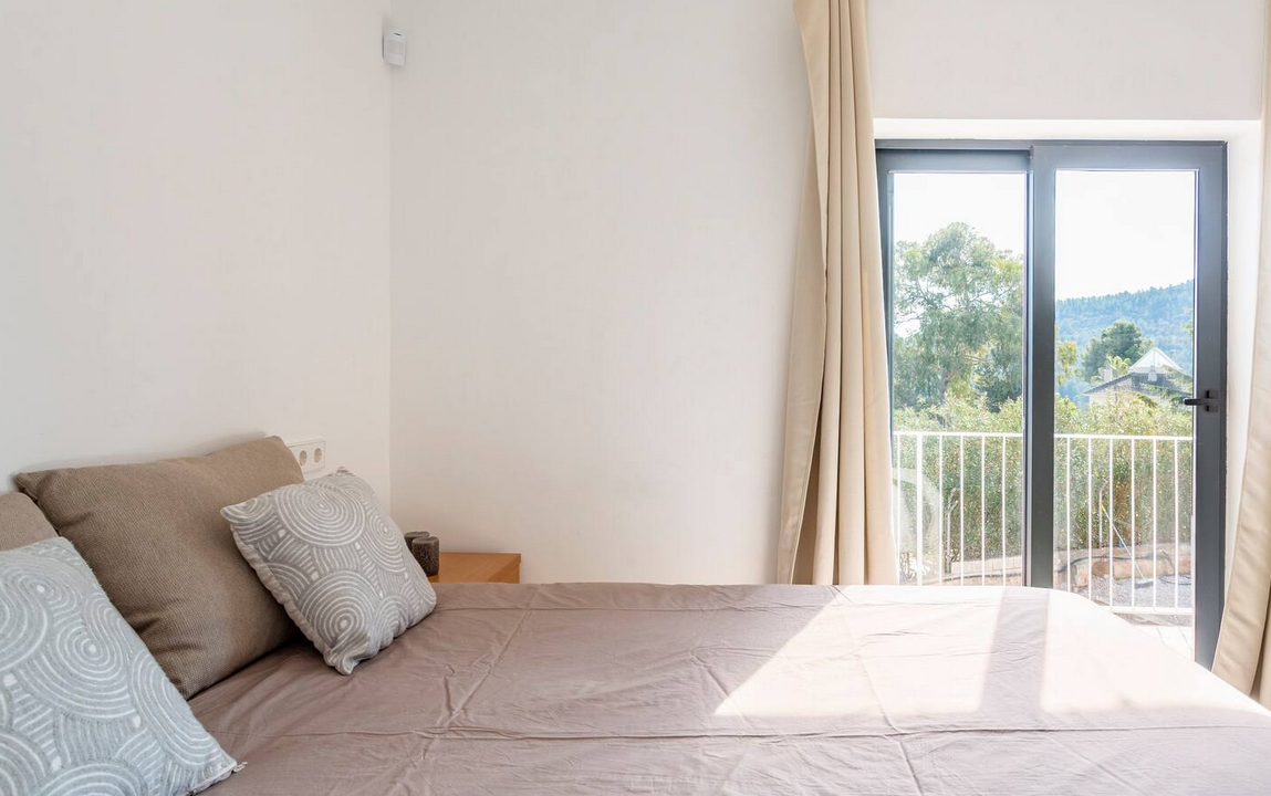 2b6792ecedc9952a2b4c9460963afb7b0721804fb9a0115c188b82c2a6b4f143