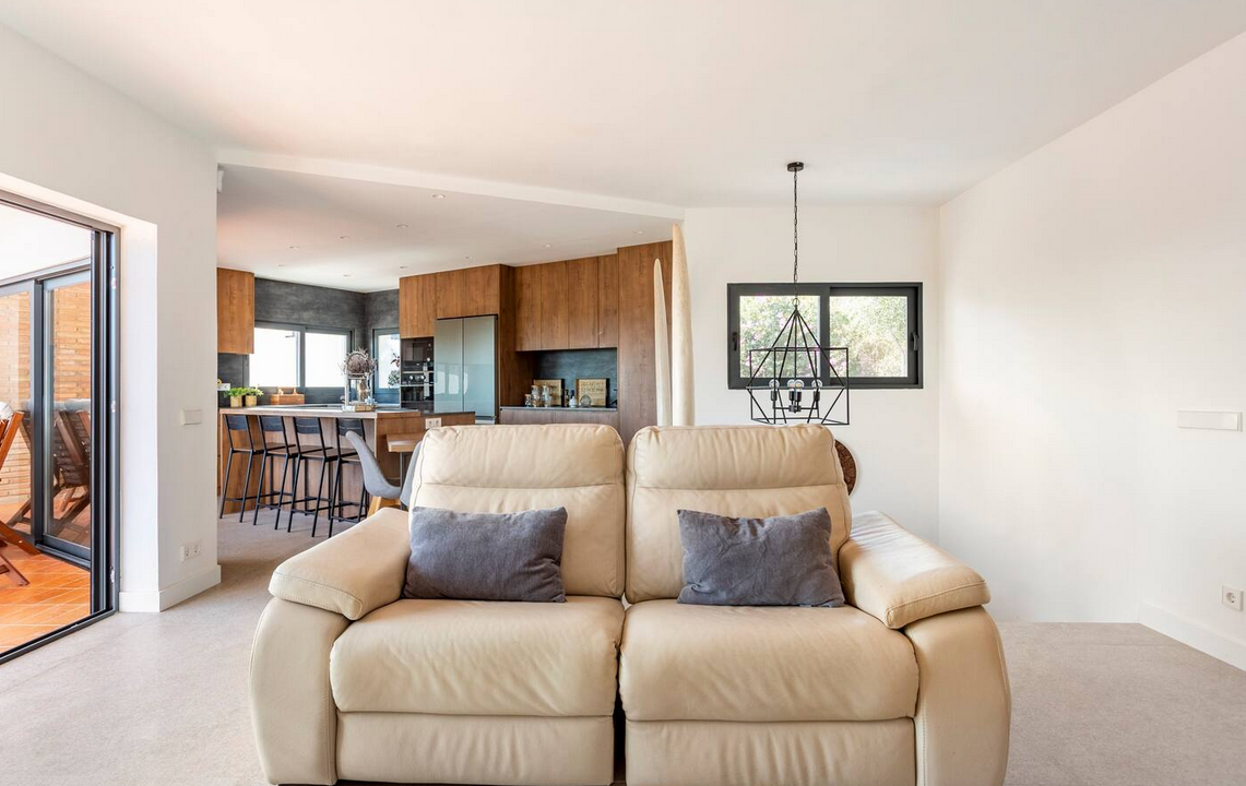 941cab80203b237d681e6110768ba47ab6ed936051b1fcfd4335e8b3f66bbf22