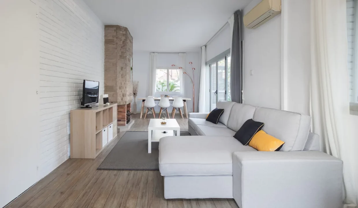 9c4ef4d8-d927-4089-b998-fef85cedf1a4