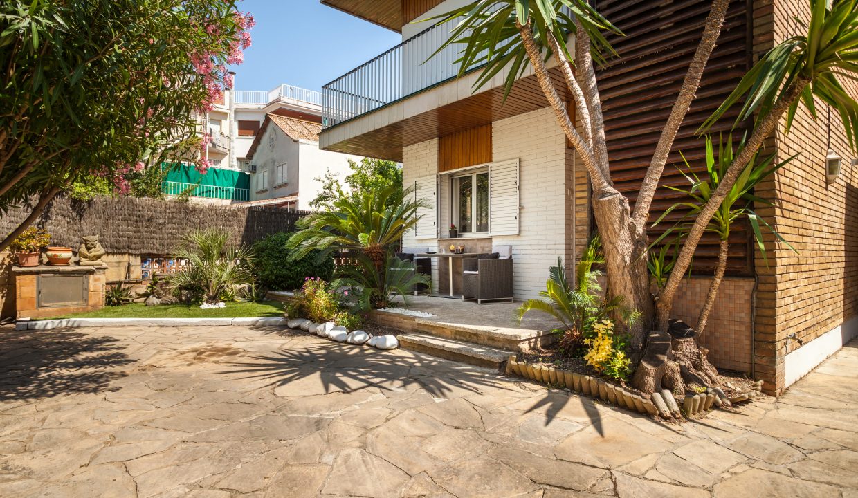 Toni Coll - Castelldefels - Passeig de la Marina 185 - L - 10