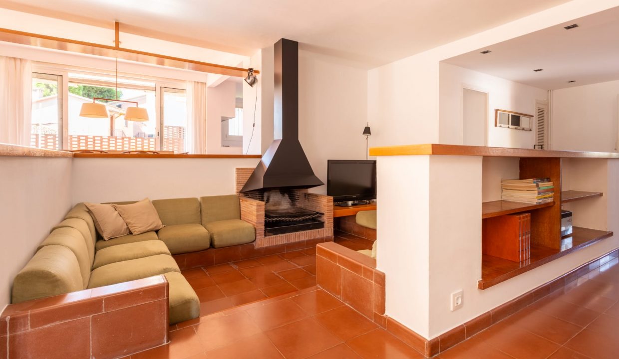 WhatsApp Image 2023-10-13 at 14.55.28(29)