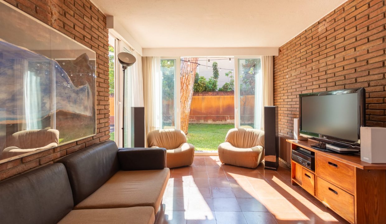 WhatsApp Image 2023-10-13 at 14.55.28(41)