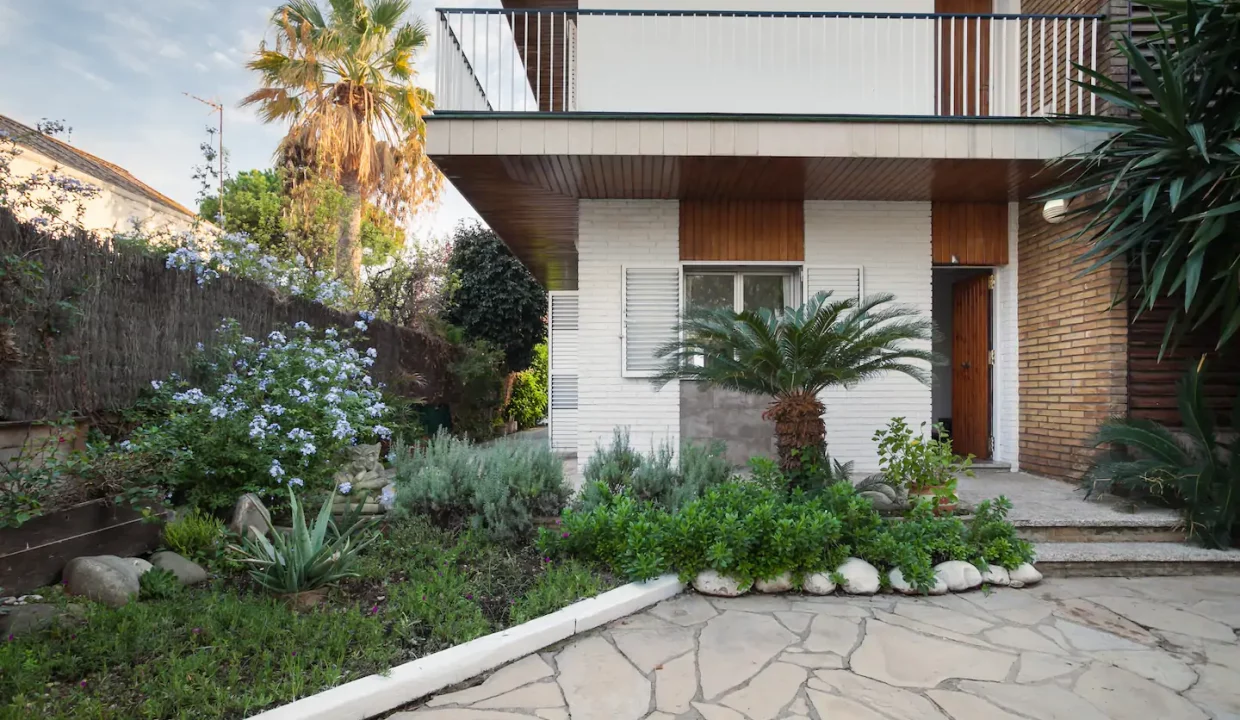 b4456965-34f6-4fb1-bacc-eda2a6fb0473