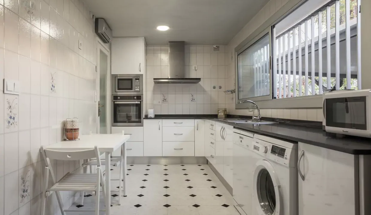 d54e37f9-d311-41ae-a10e-687f6f9b09e3